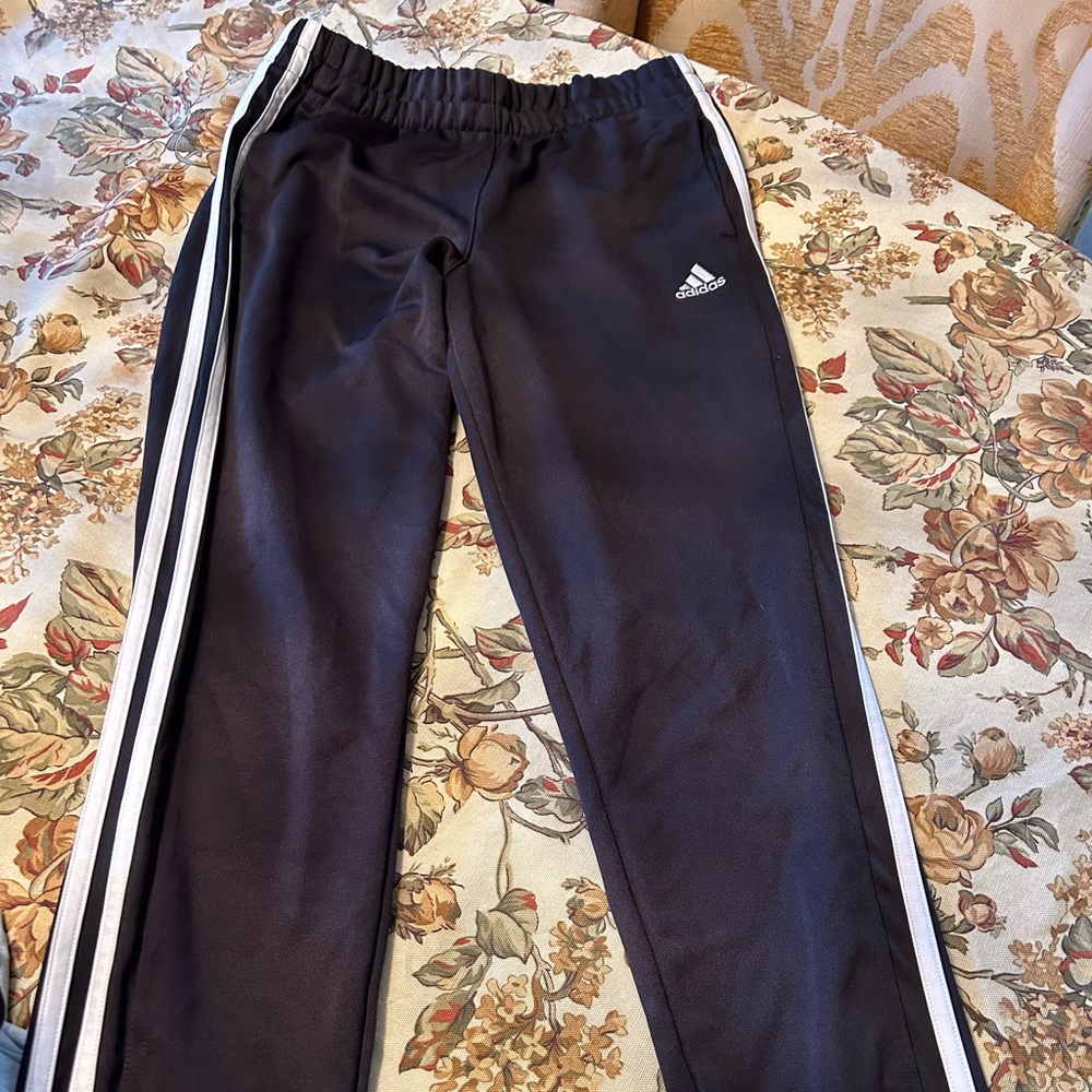 Adidas joggers women’s size small